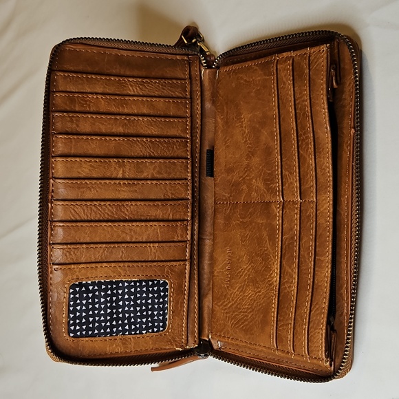 Vegan Leather Braided Brown Wristlet/Wallet Altar'd State - Picture 3 of 10